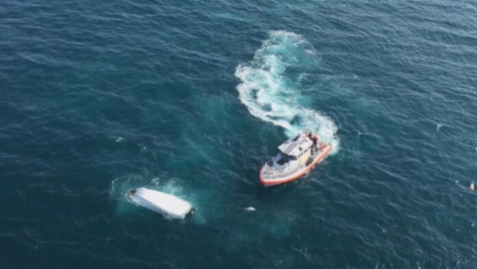 HT_boat_capsized_mm_150720_2_16x9_992